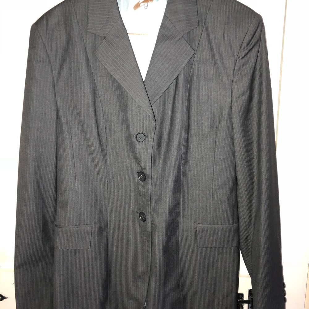 WELLINGTON COLLECTION SHOW COAT